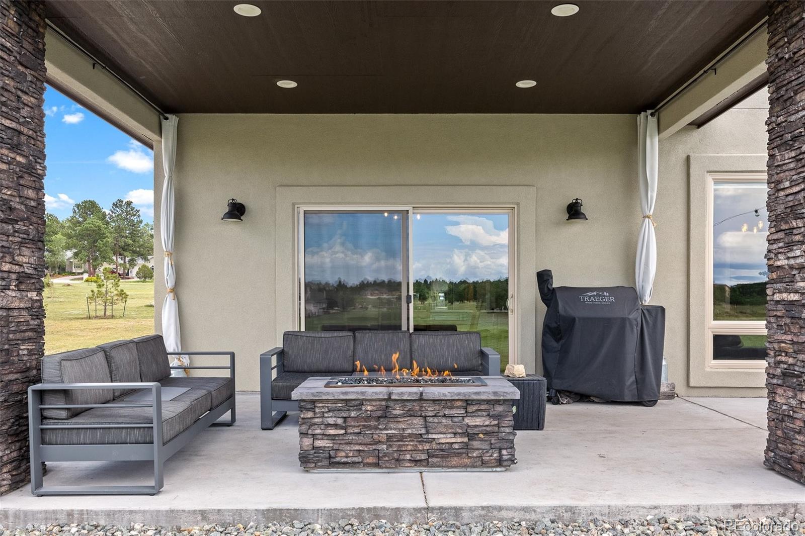 960 E Trumpeters Court