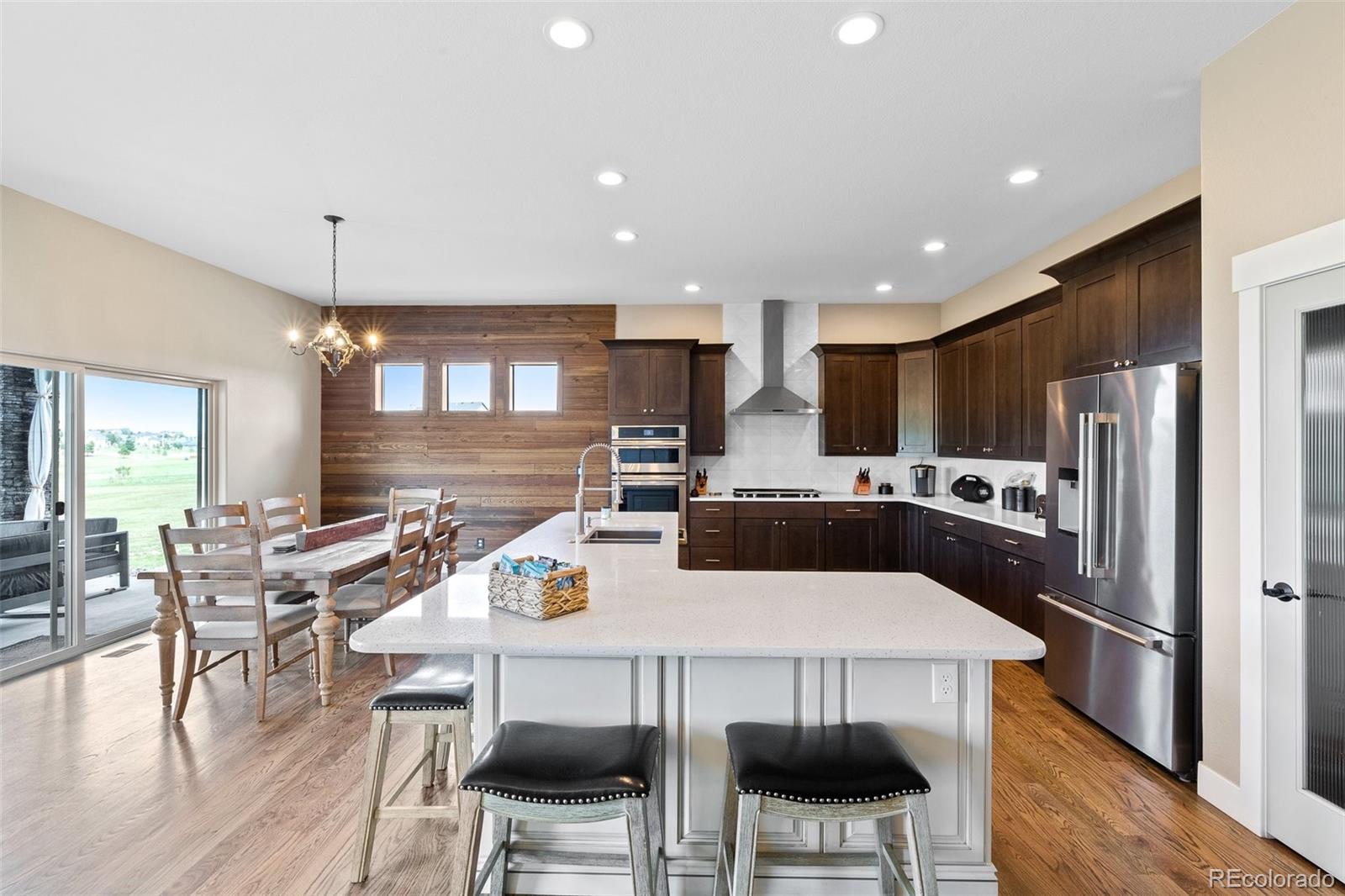 960 E Trumpeters Court