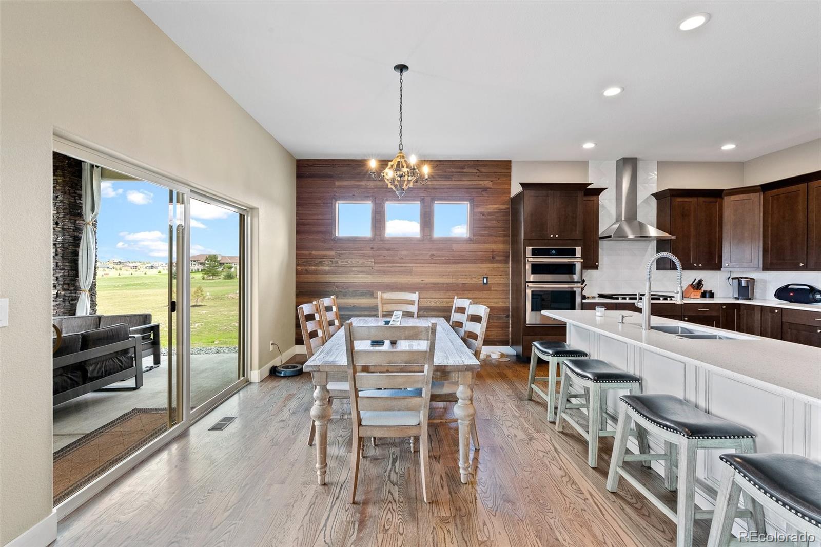 960 E Trumpeters Court