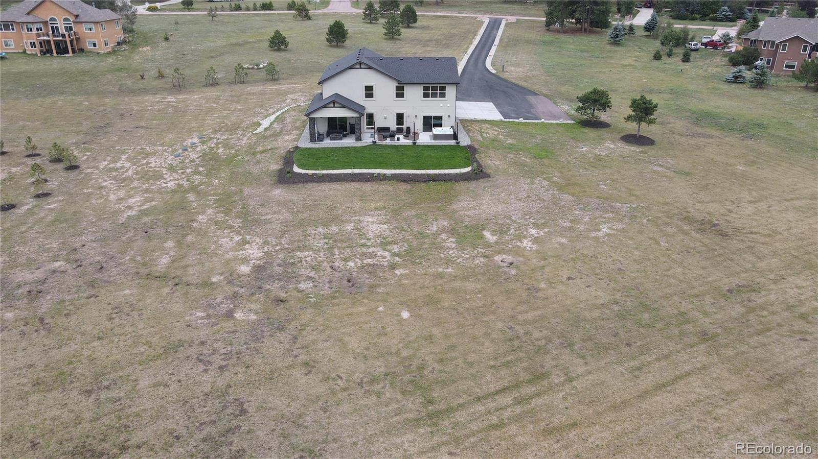 960 E Trumpeters Court