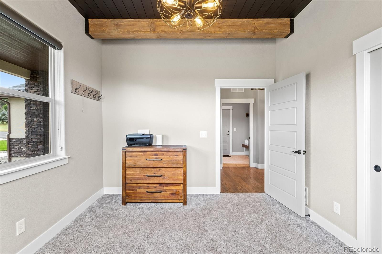 960 E Trumpeters Court