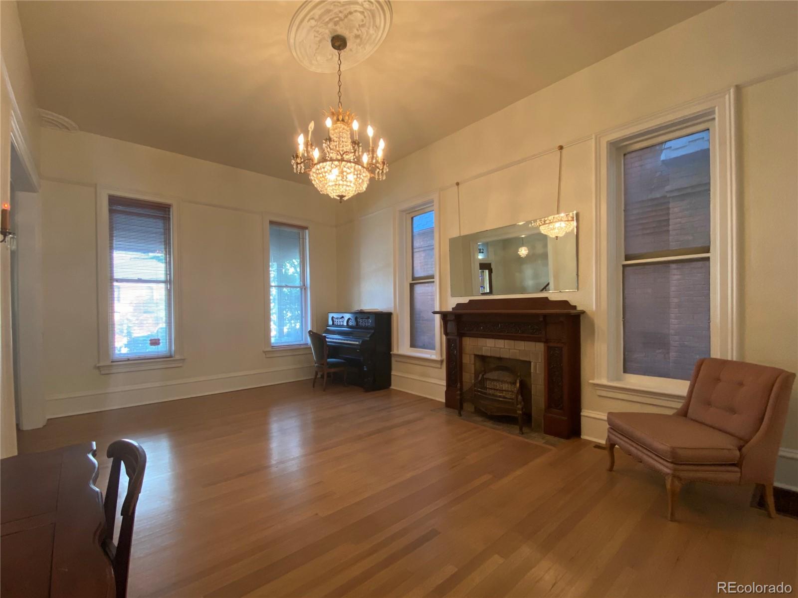 2112 Glenarm Place
