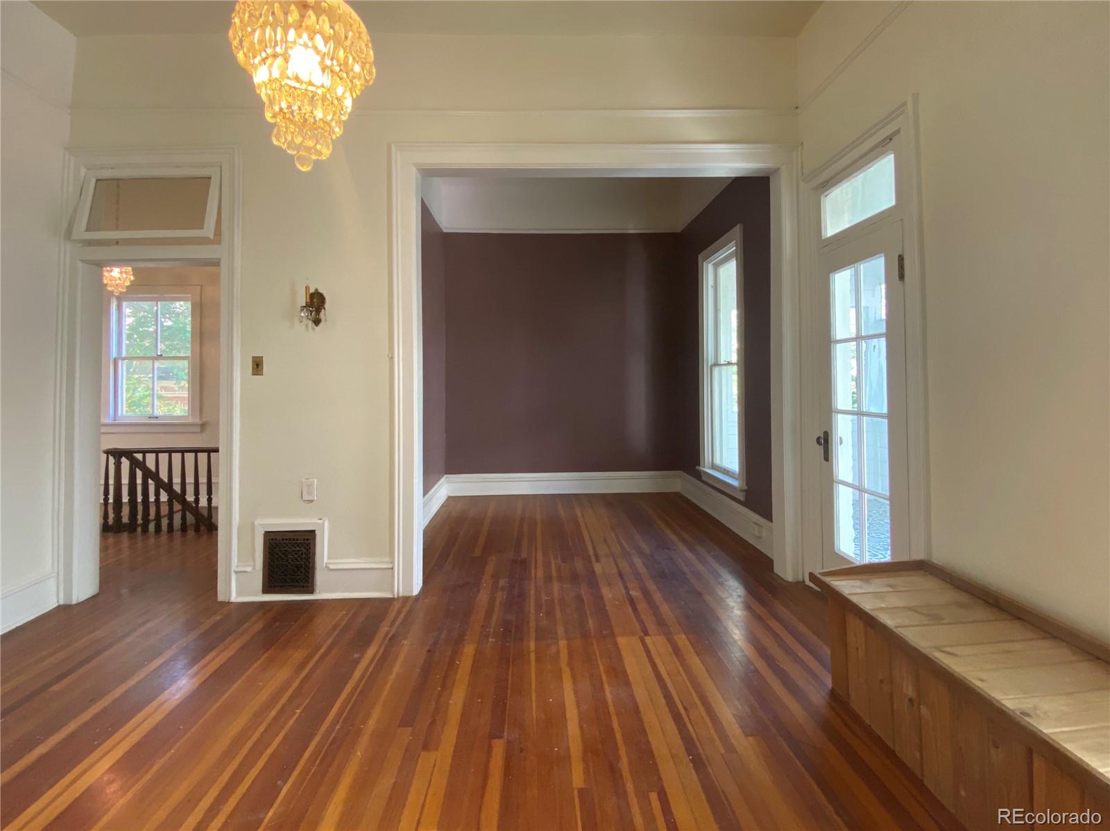 2112 Glenarm Place