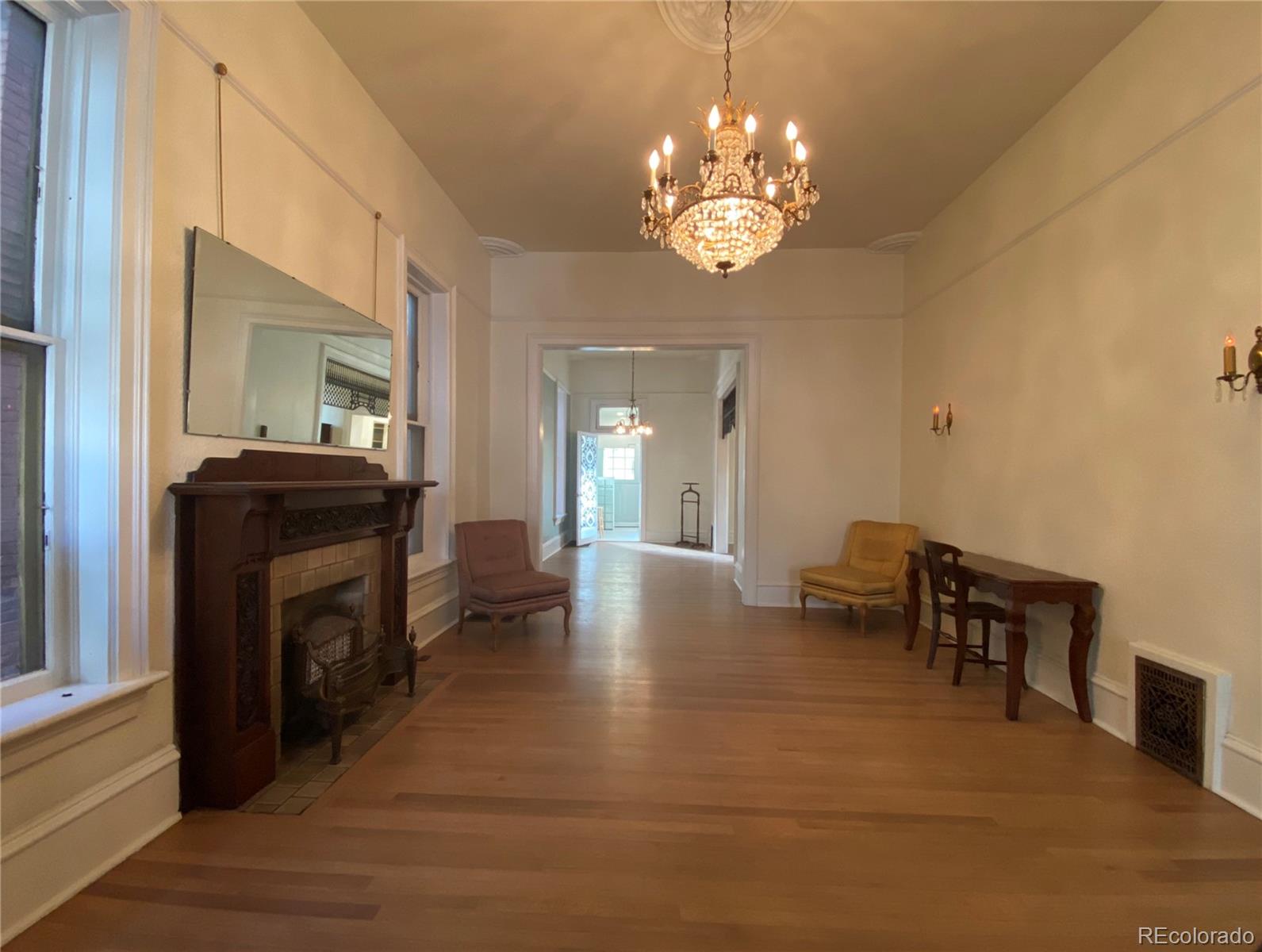 2112 Glenarm Place