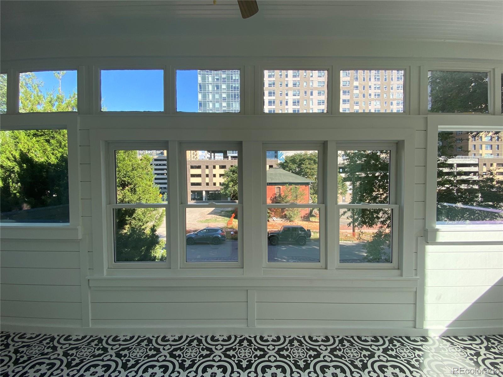 2112 Glenarm Place