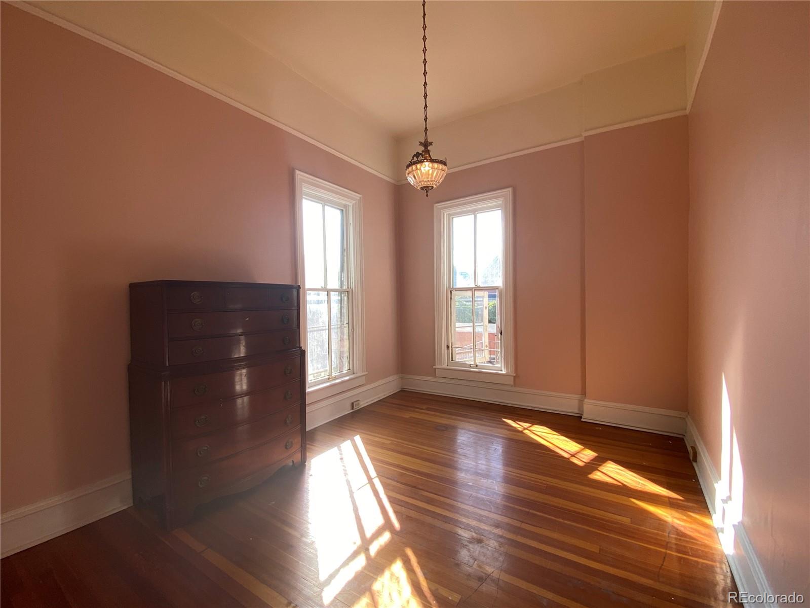 2112 Glenarm Place