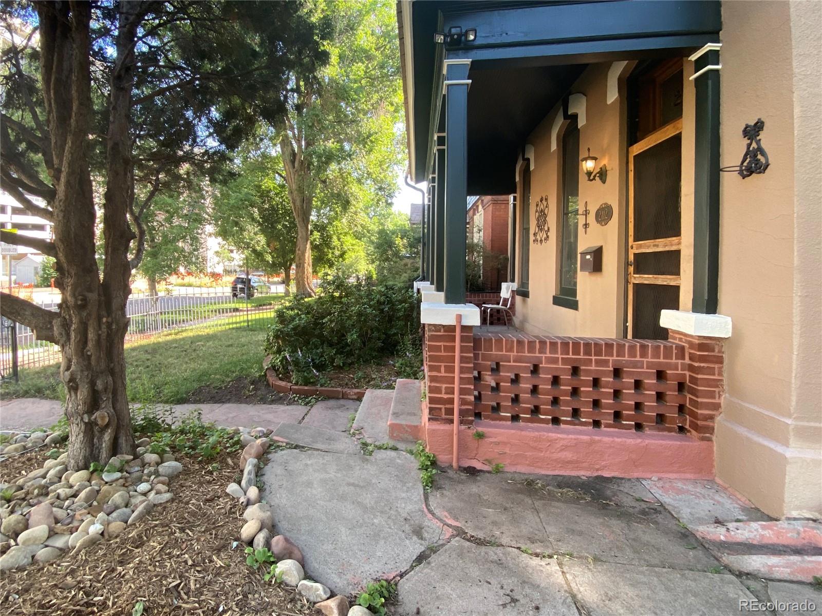 2112 Glenarm Place