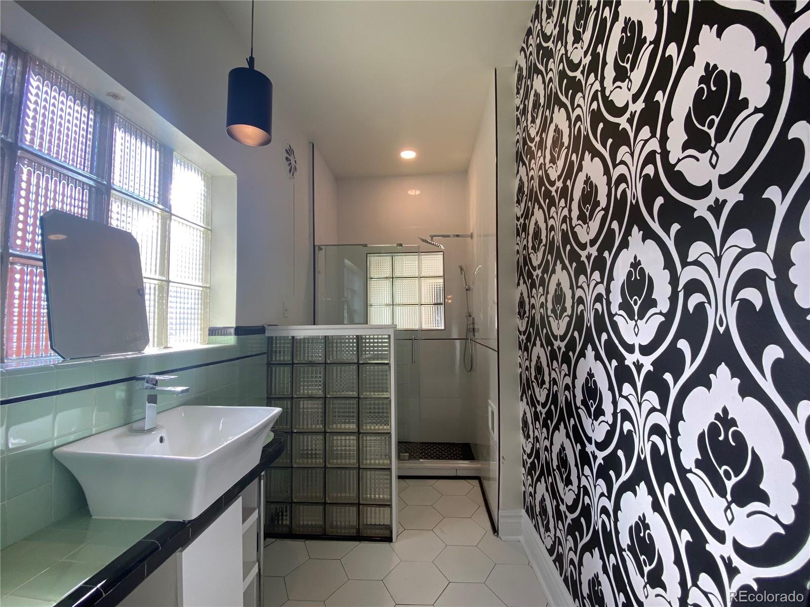 2112 Glenarm Place