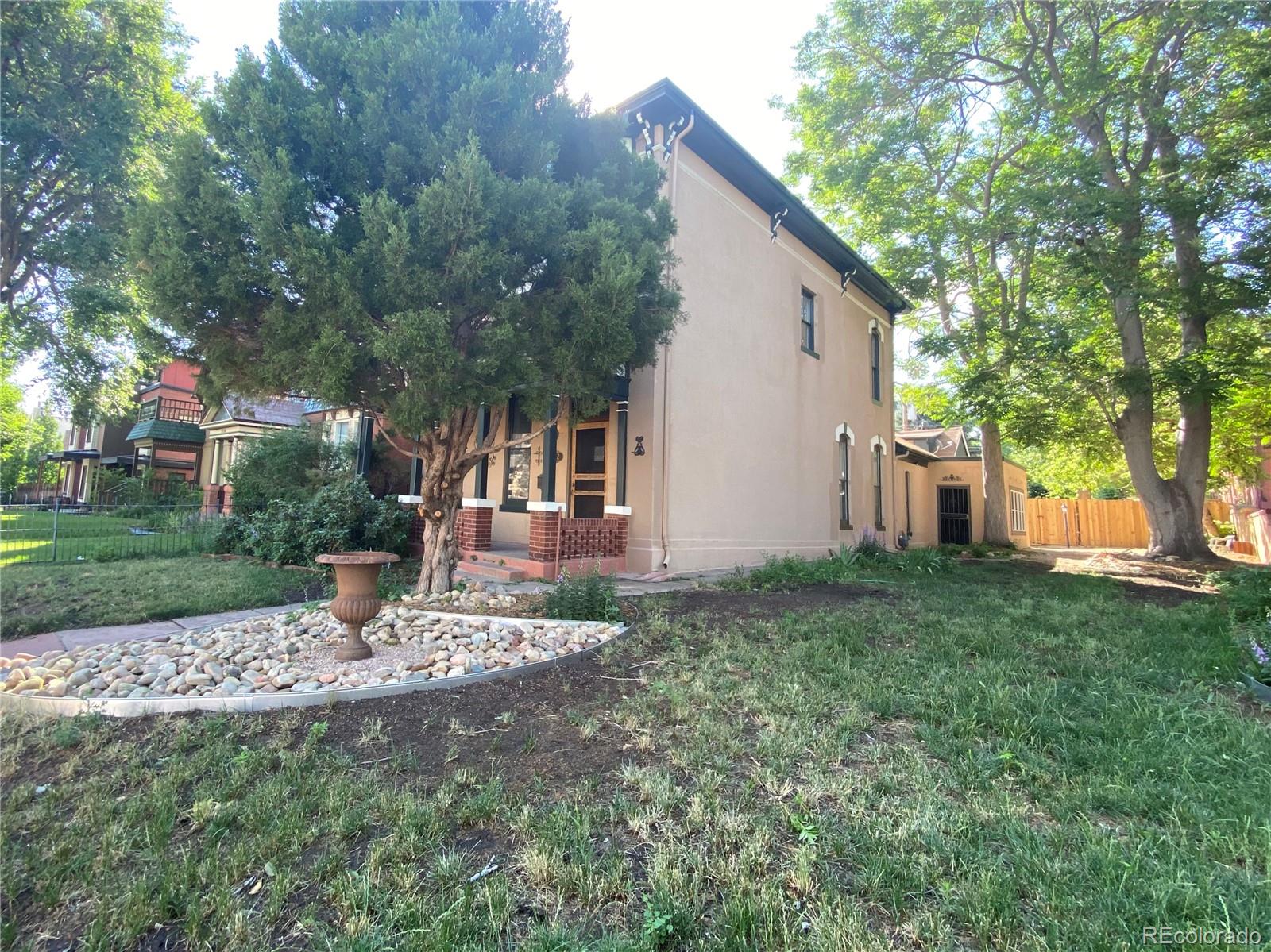 2112 Glenarm Place