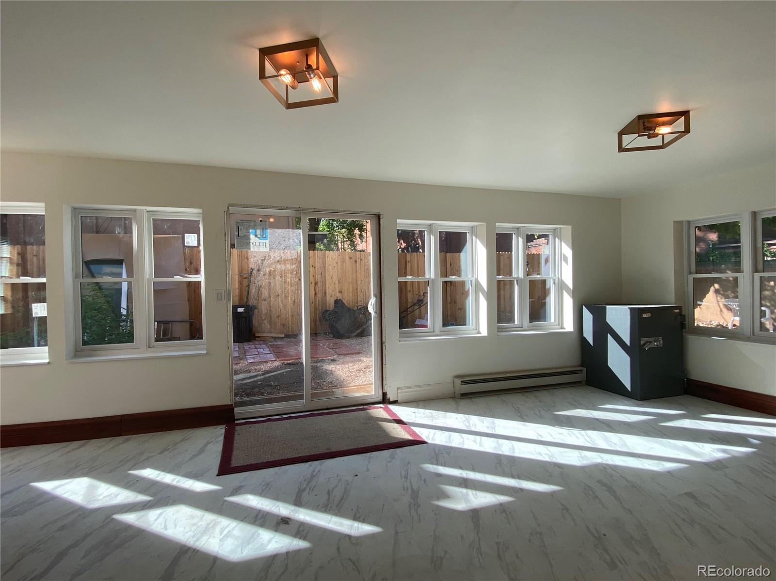 2112 Glenarm Place