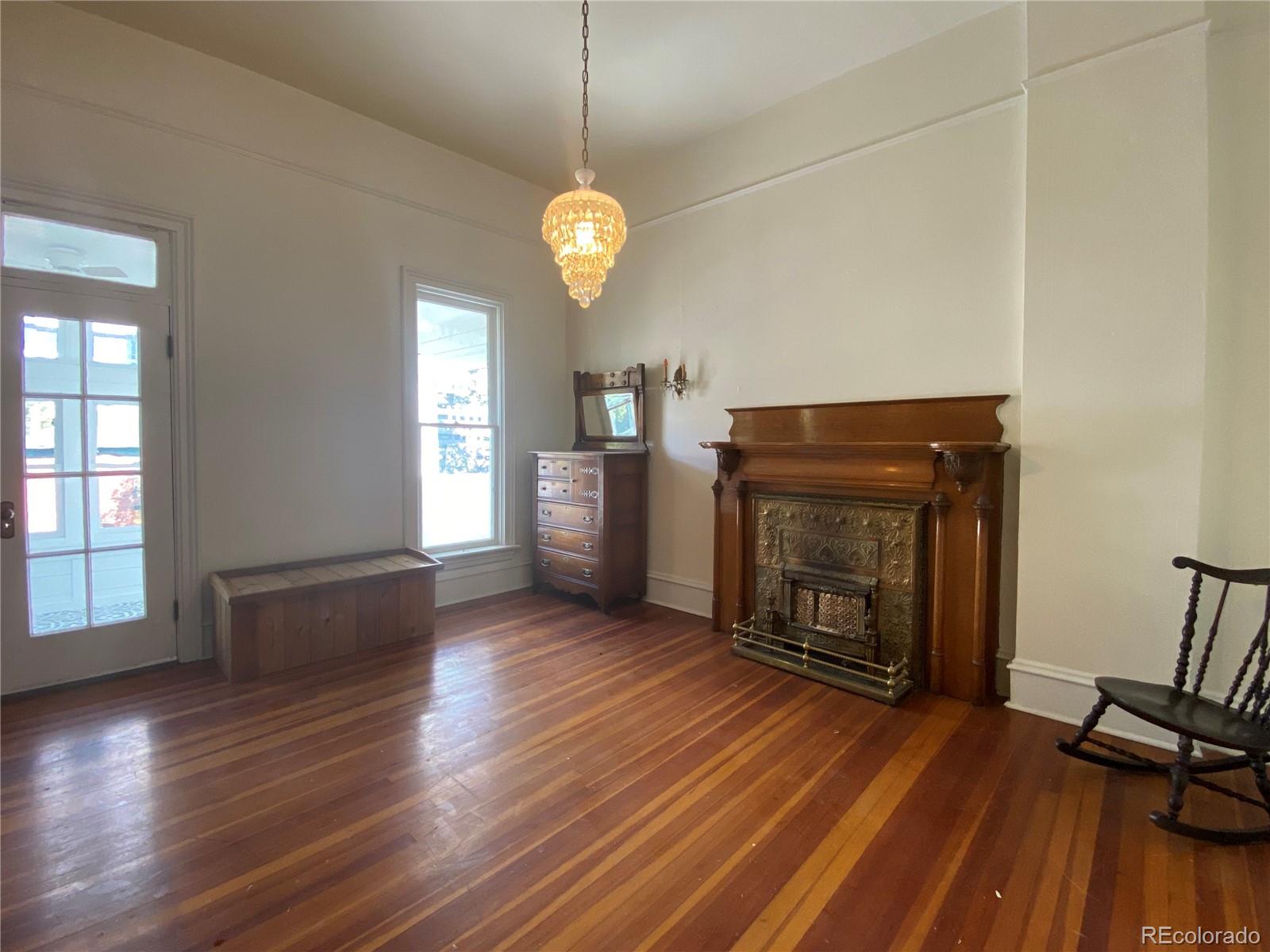 2112 Glenarm Place