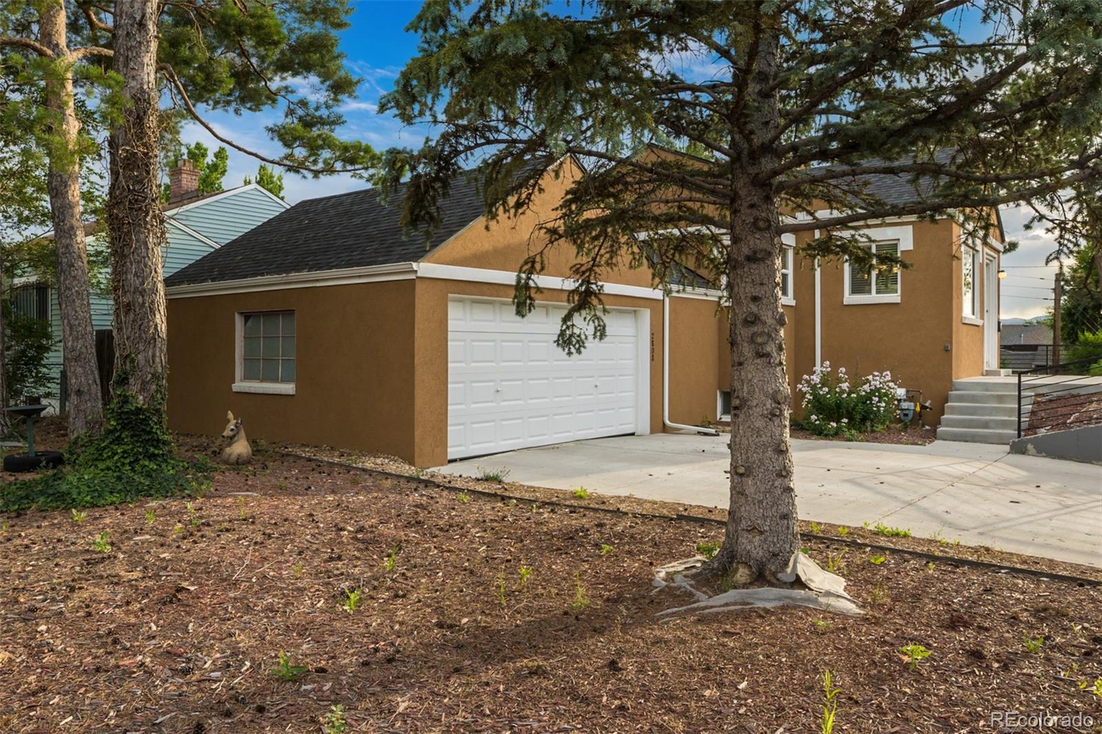2808 W Bayaud Avenue
