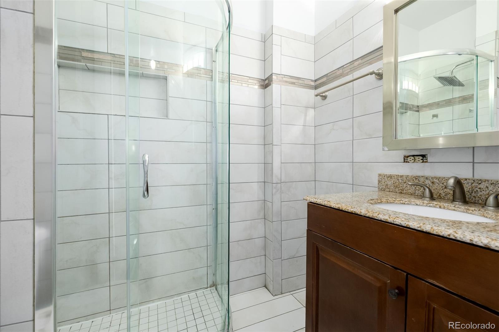 172 W Maple Avenue