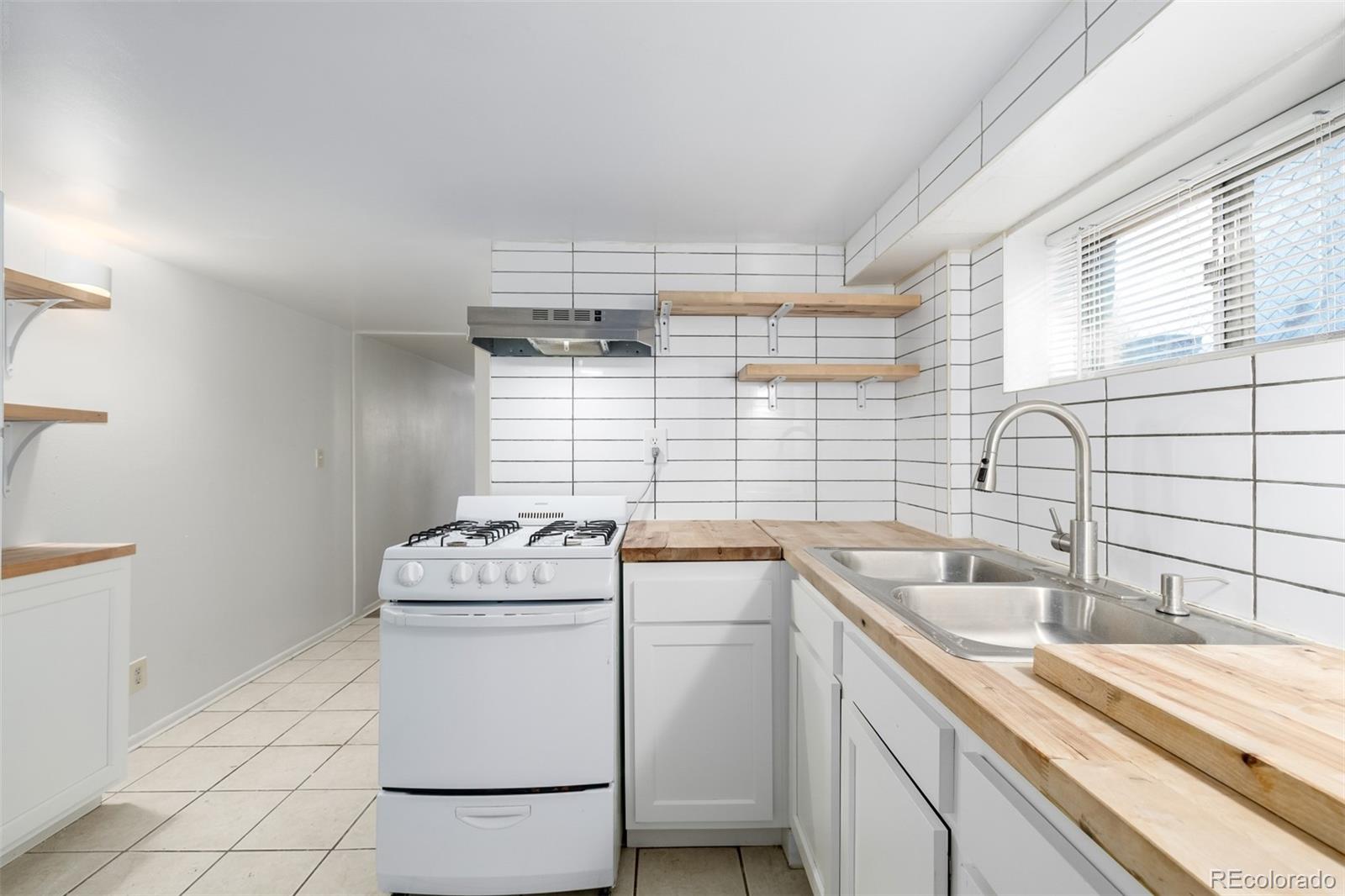 172 W Maple Avenue