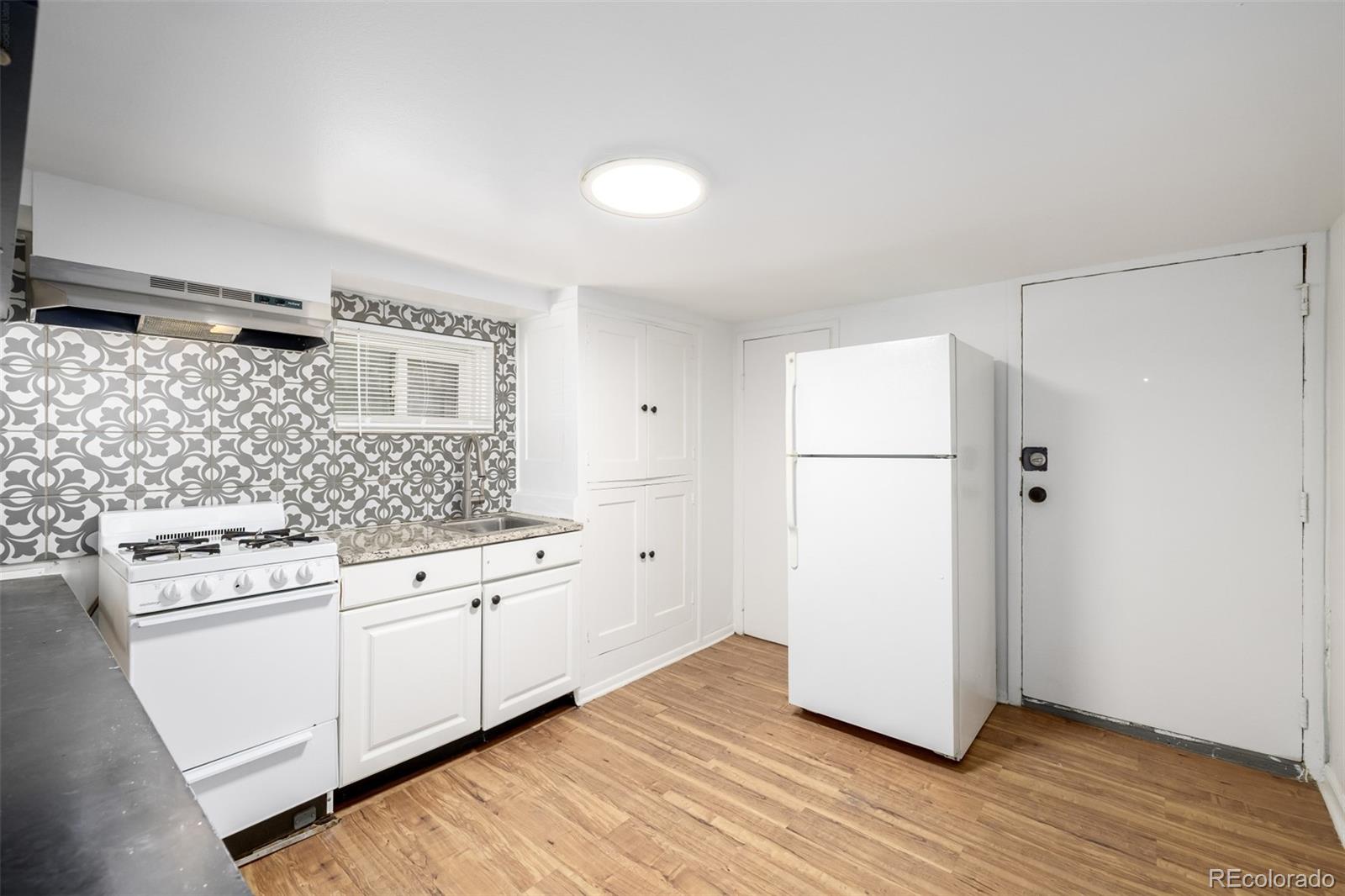 172 W Maple Avenue
