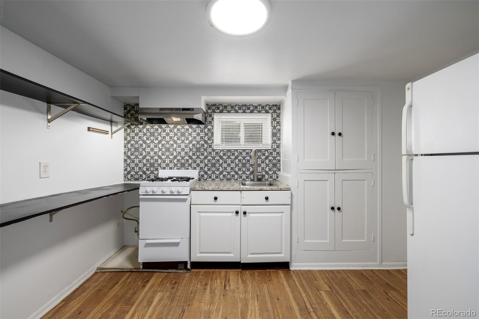 172 W Maple Avenue