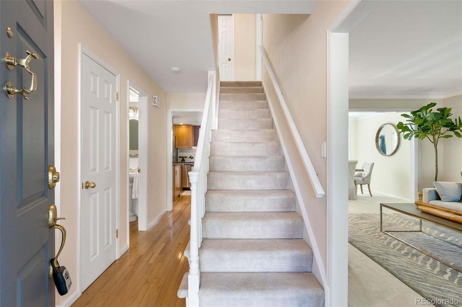 6829 S Niagara Court