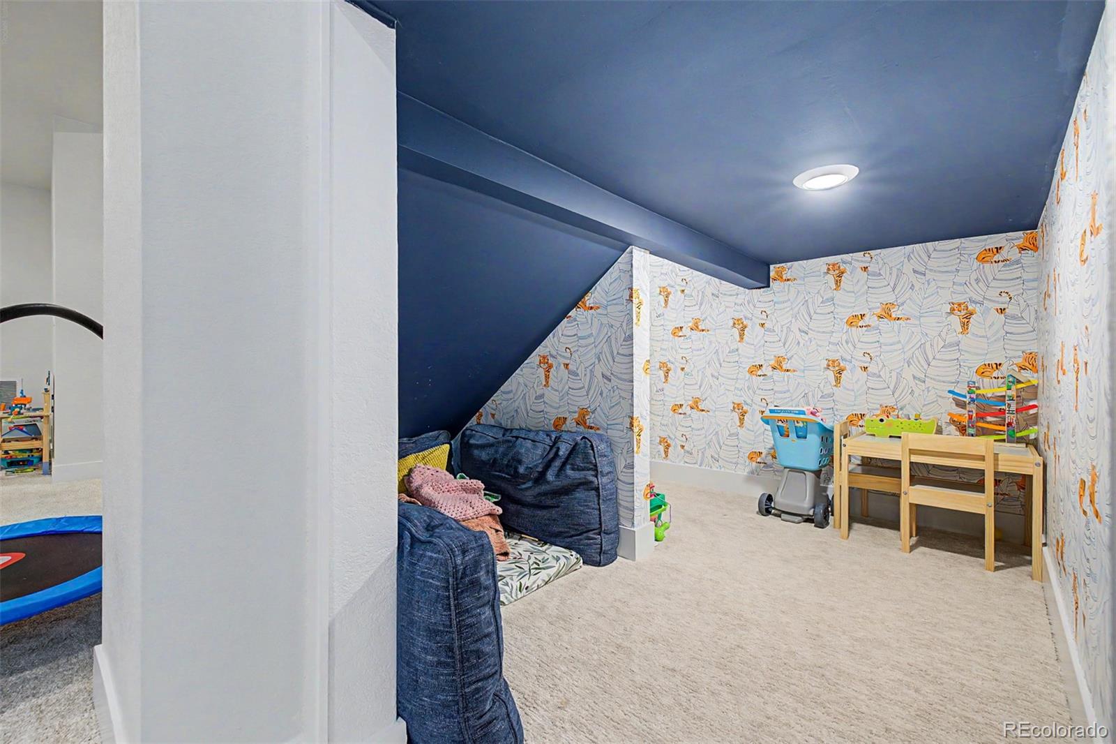 11048 Bright Sky Circle