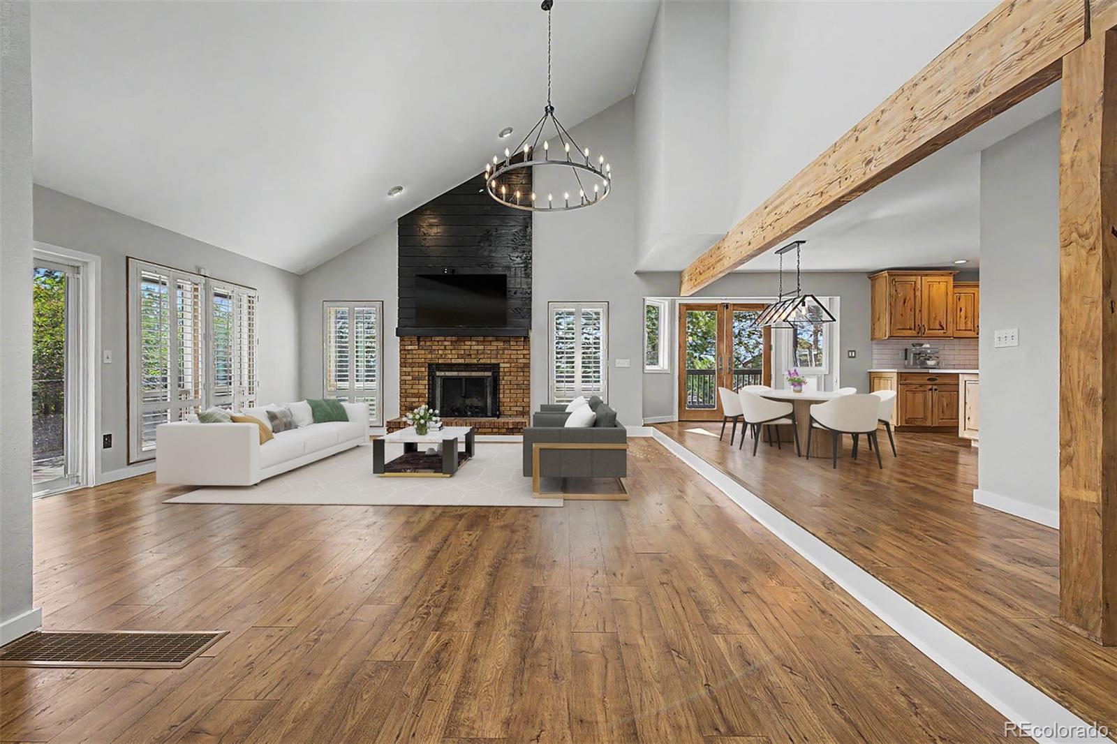 8286 Lightening View Drive