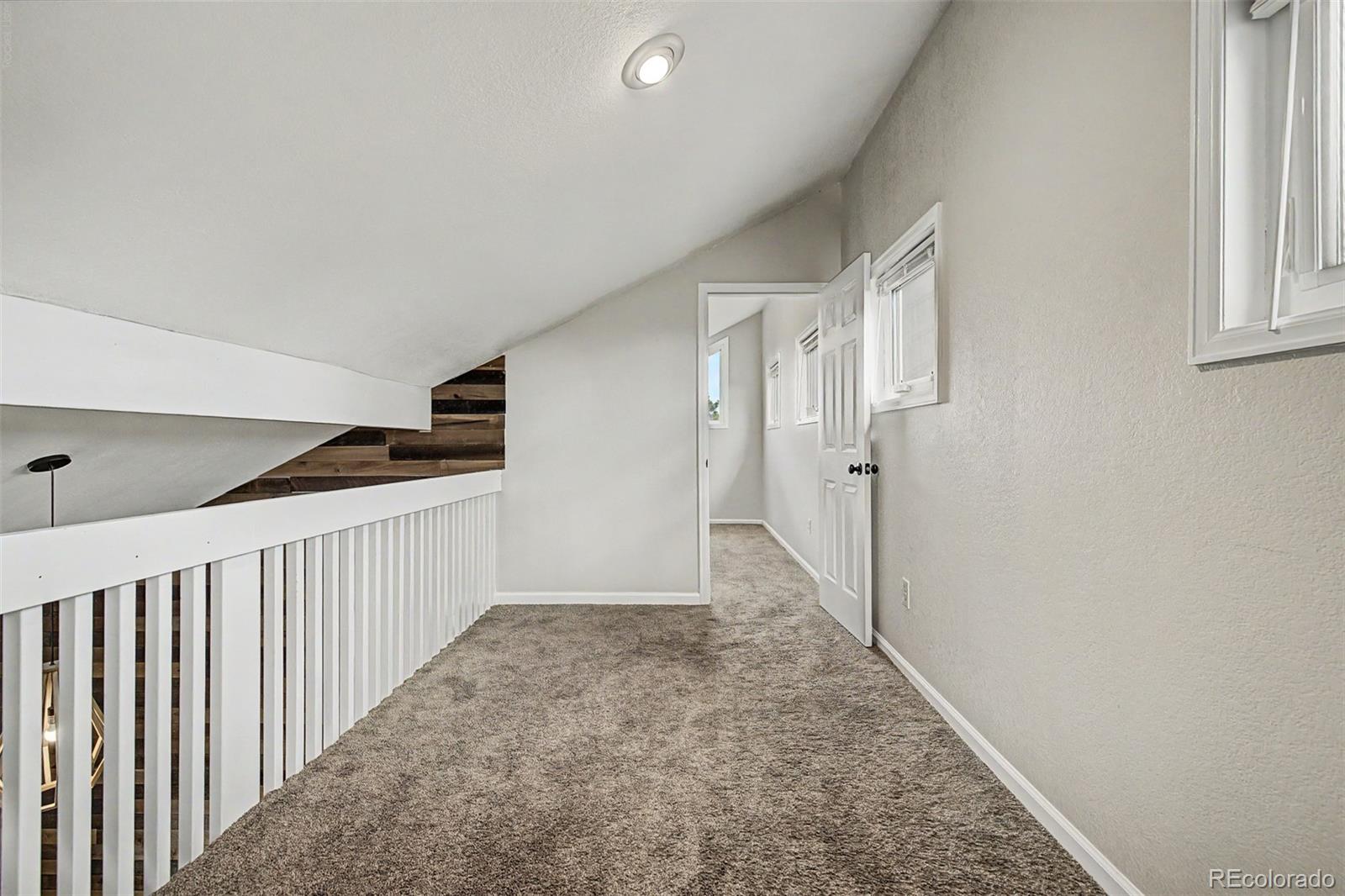 8286 Lightening View Drive