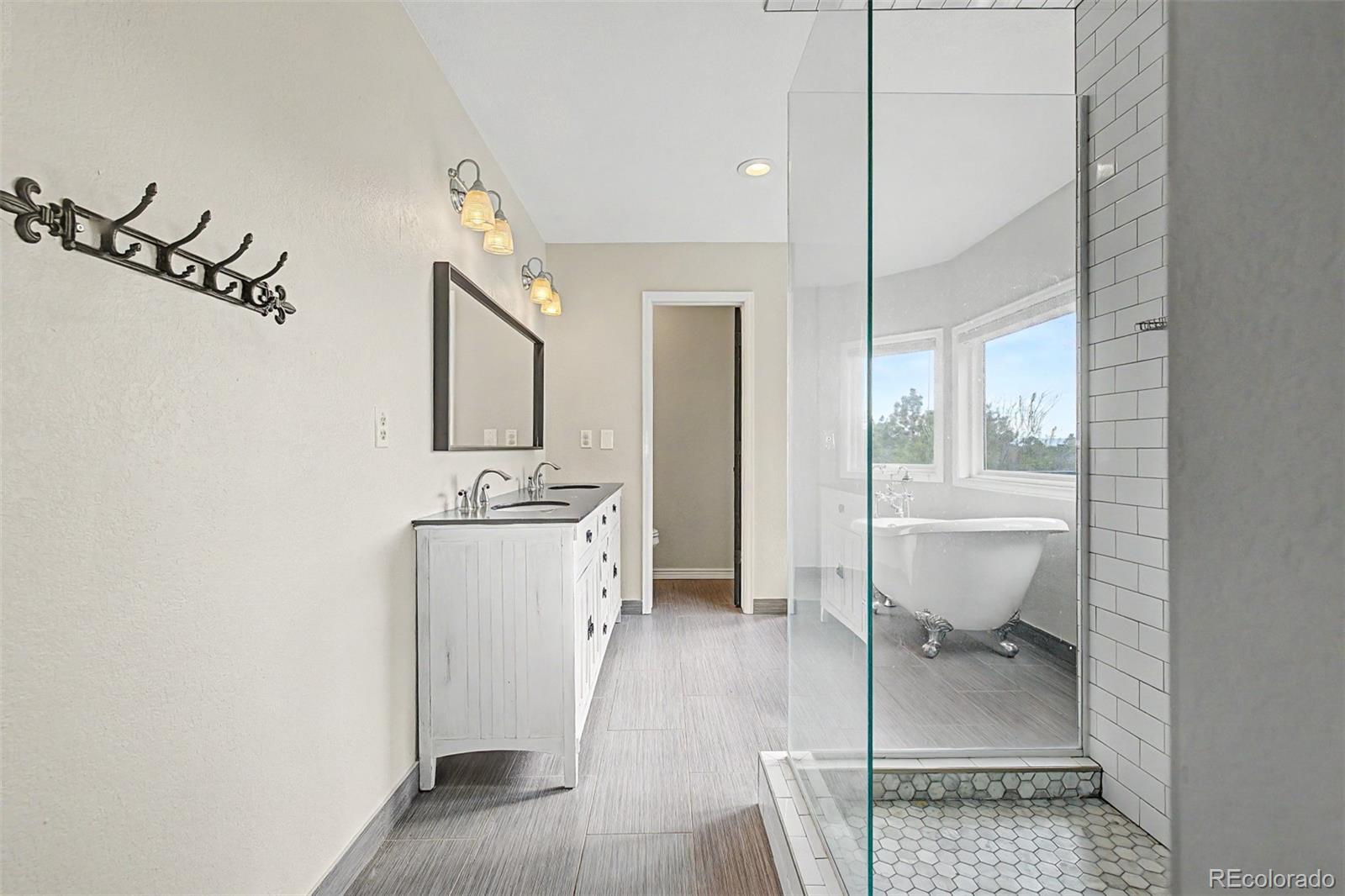 8286 Lightening View Drive