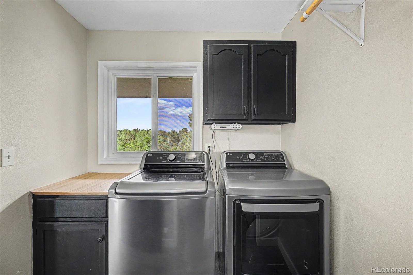 8286 Lightening View Drive