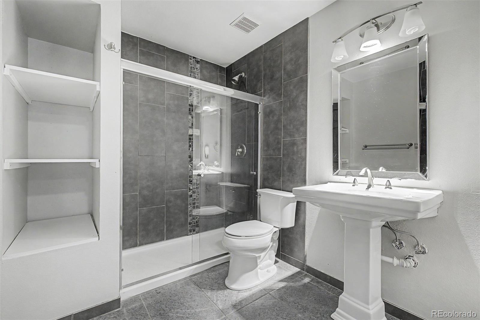8286 Lightening View Drive