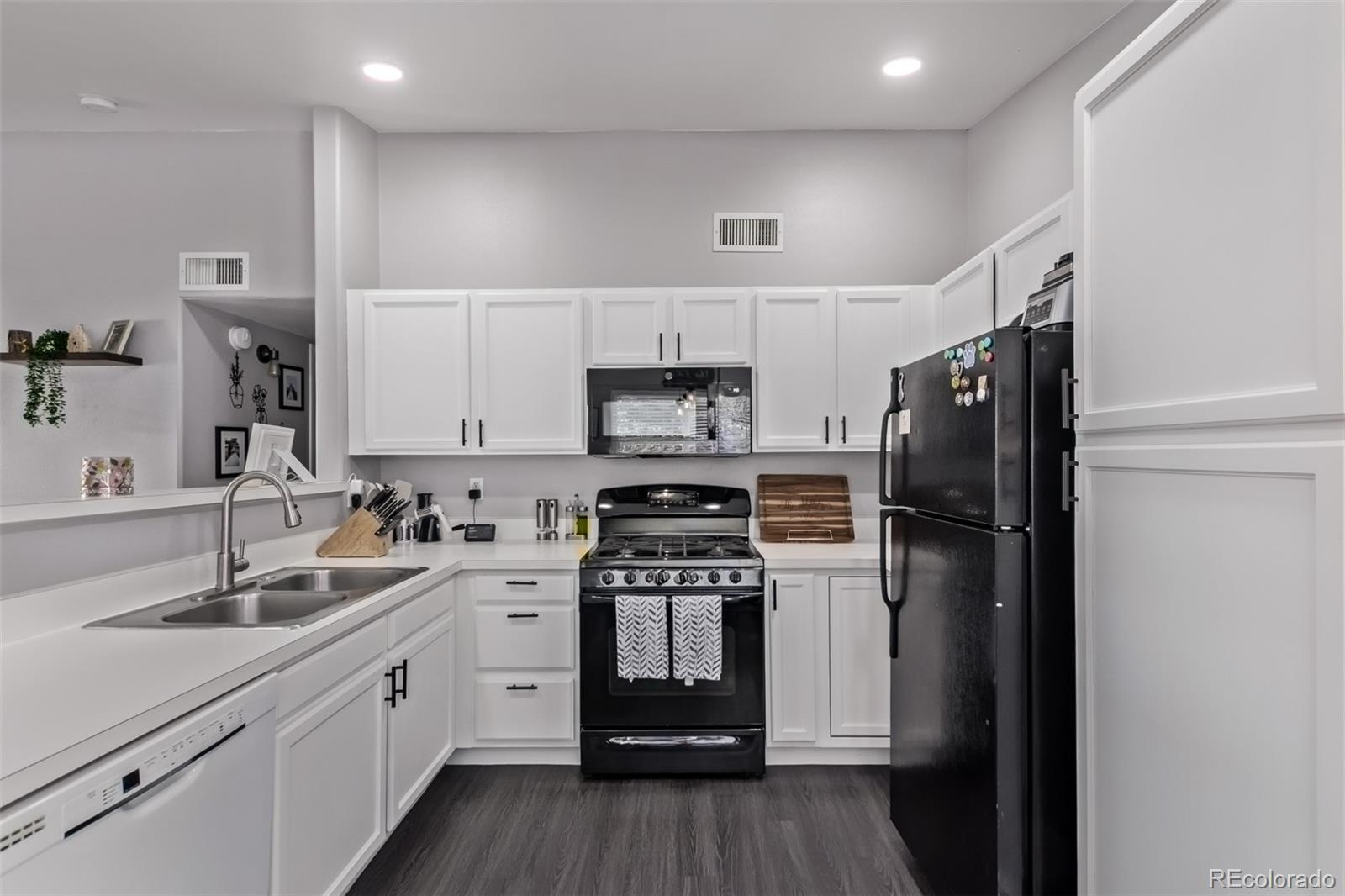 8705 W Berry Avenue Unit: 204