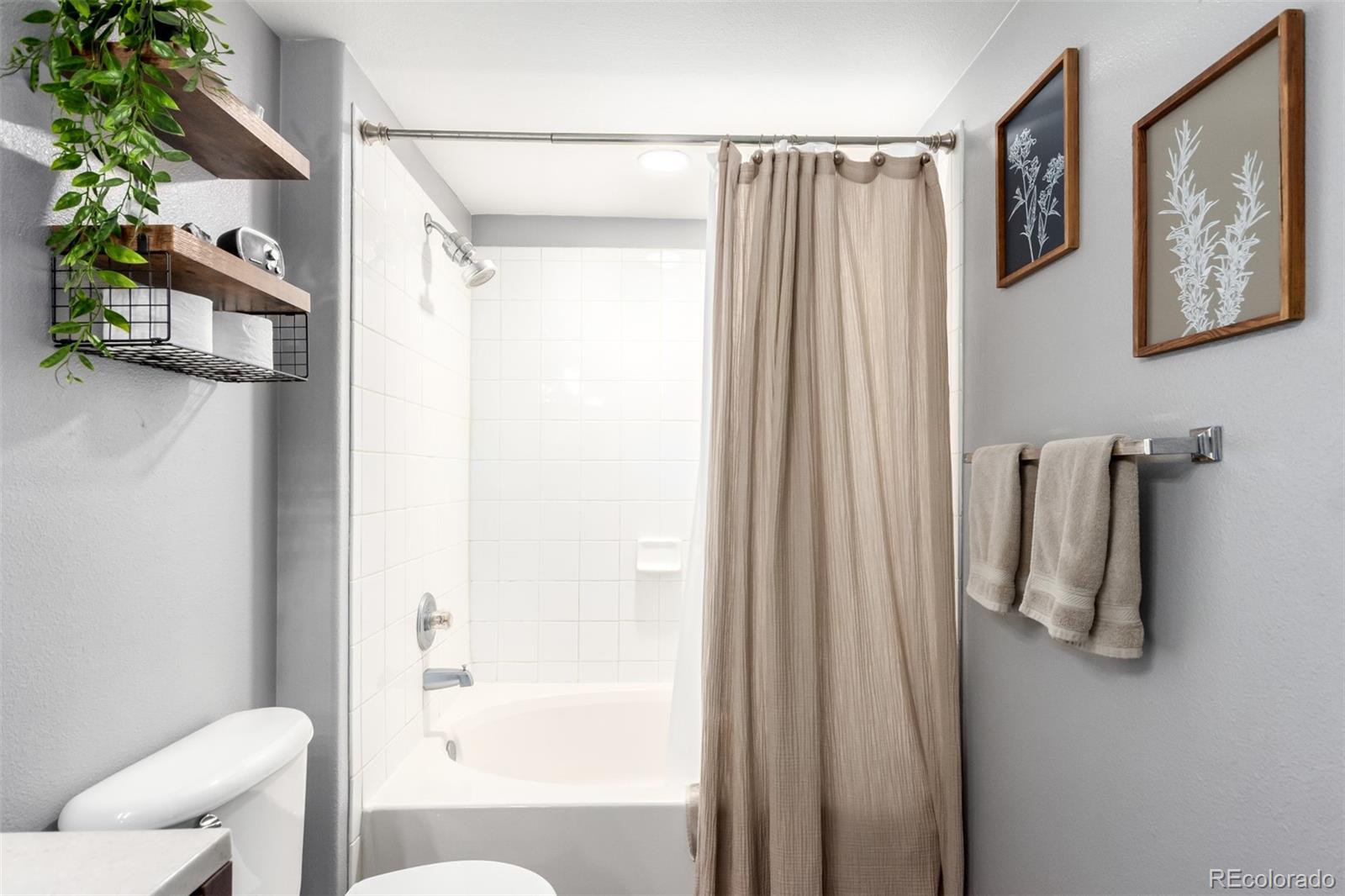 8705 W Berry Avenue Unit: 204