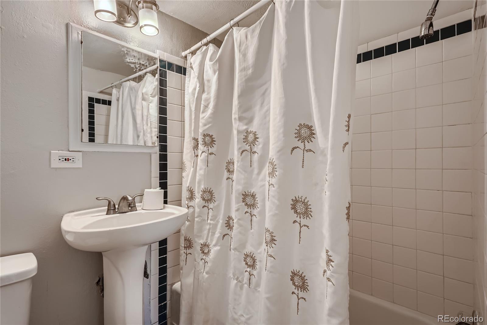 85 N Grant Street Unit: 11