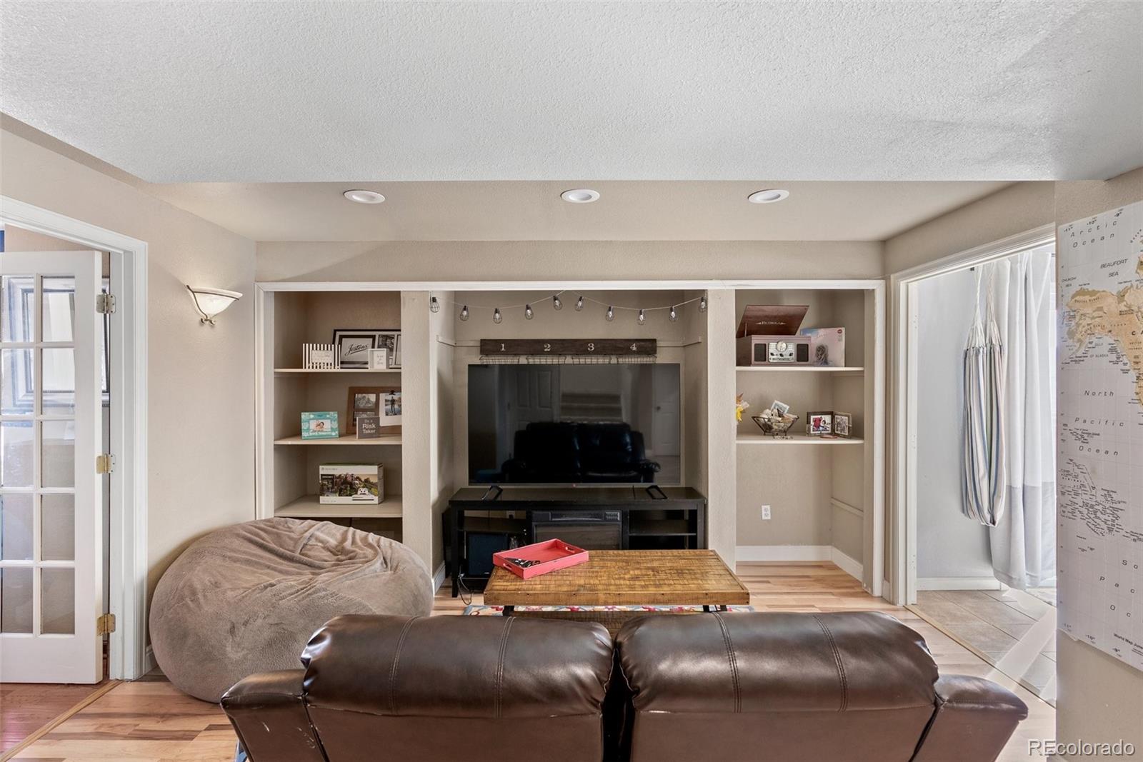 6064 W Ida Drive