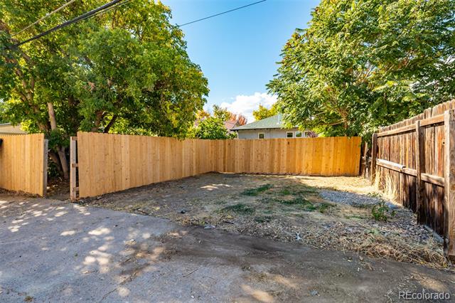 2728 N Josephine Street