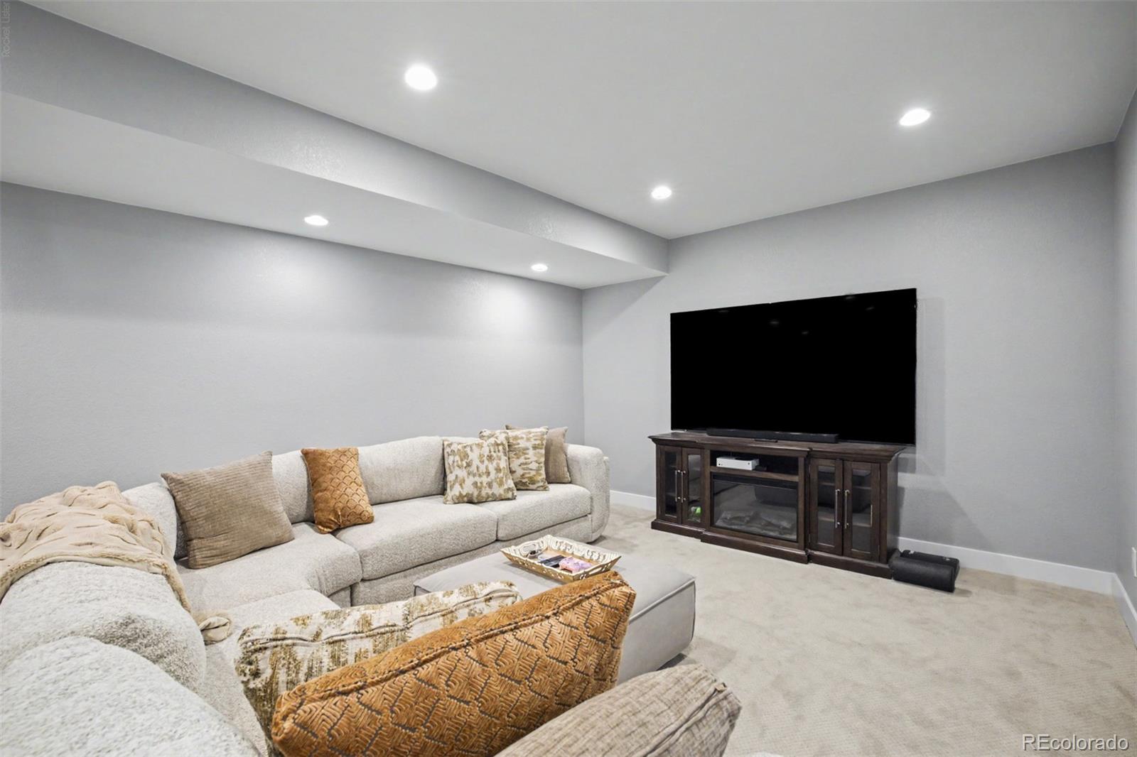 9761 Taylor River-R Circle