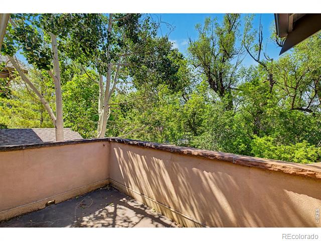 610 Streamside Lane