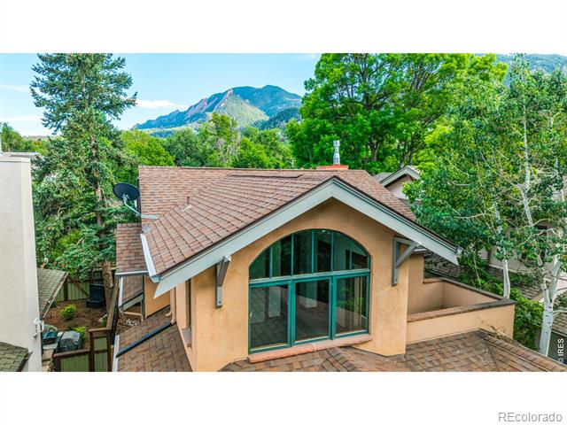 610 Streamside Lane