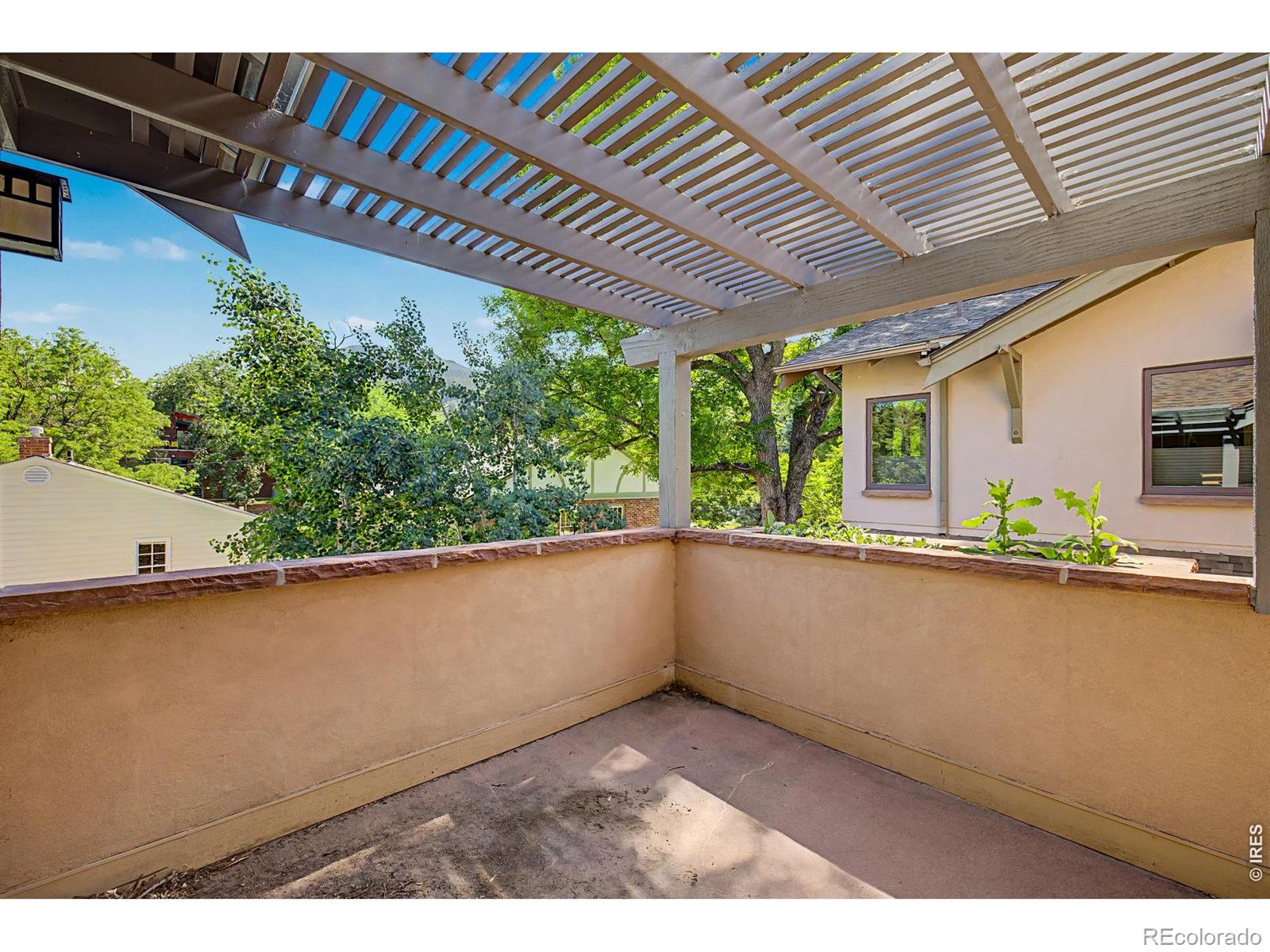 610 Streamside Lane