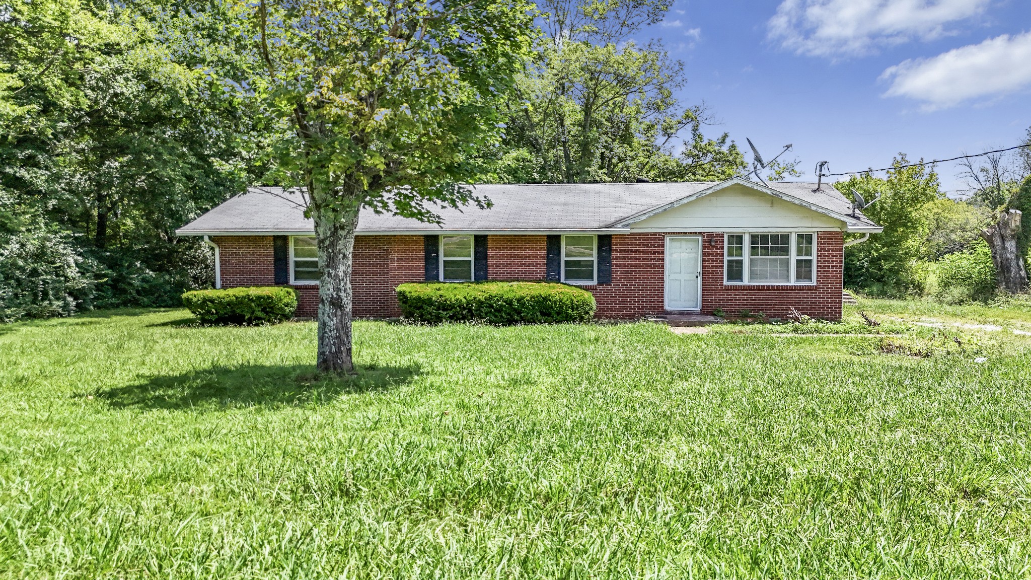 8220 Horton Hwy