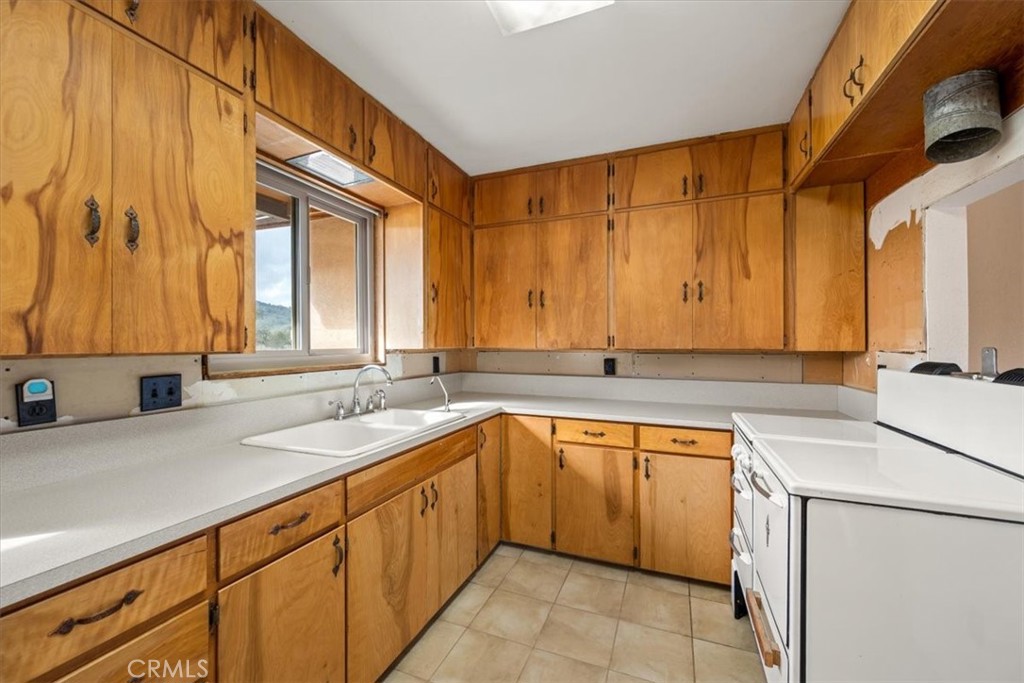 8390 San Gabriel Rd.