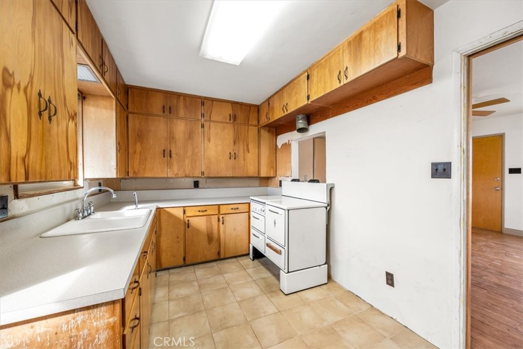 8390 San Gabriel Rd.