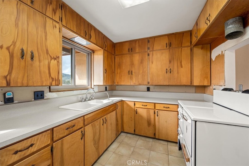 8390 San Gabriel Rd.