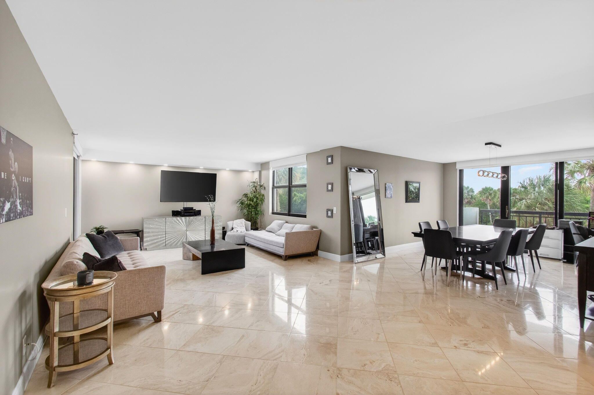 2001 N Ocean Boulevard 305