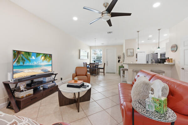 824 SE 4th Ct