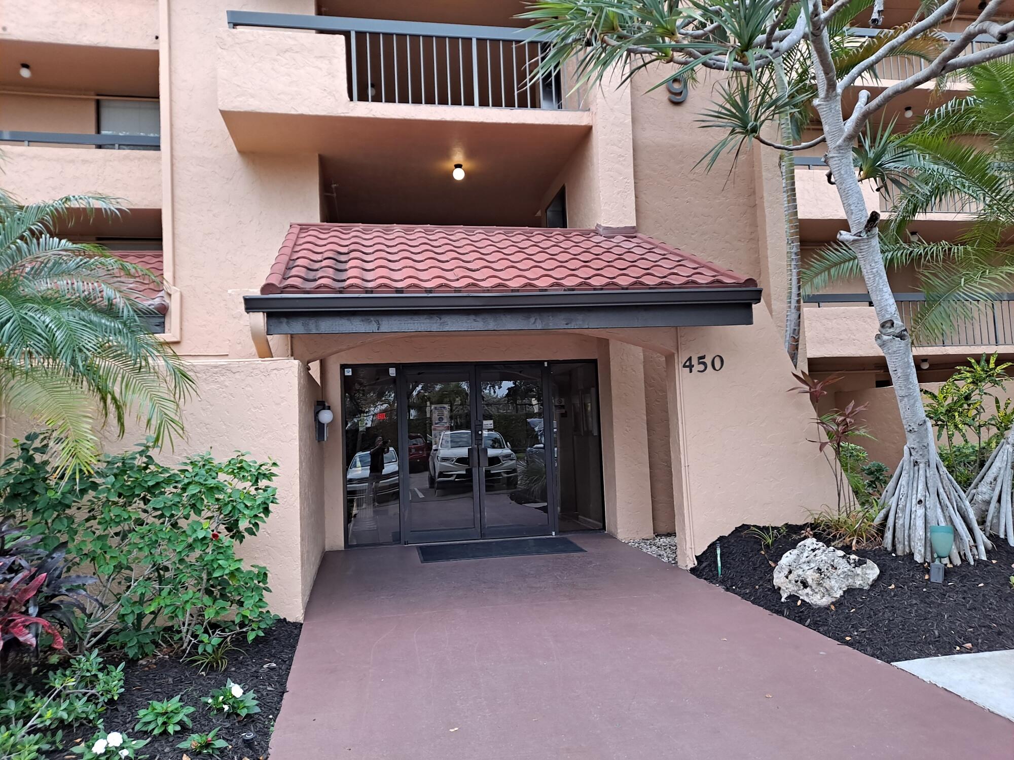450 Egret Circle