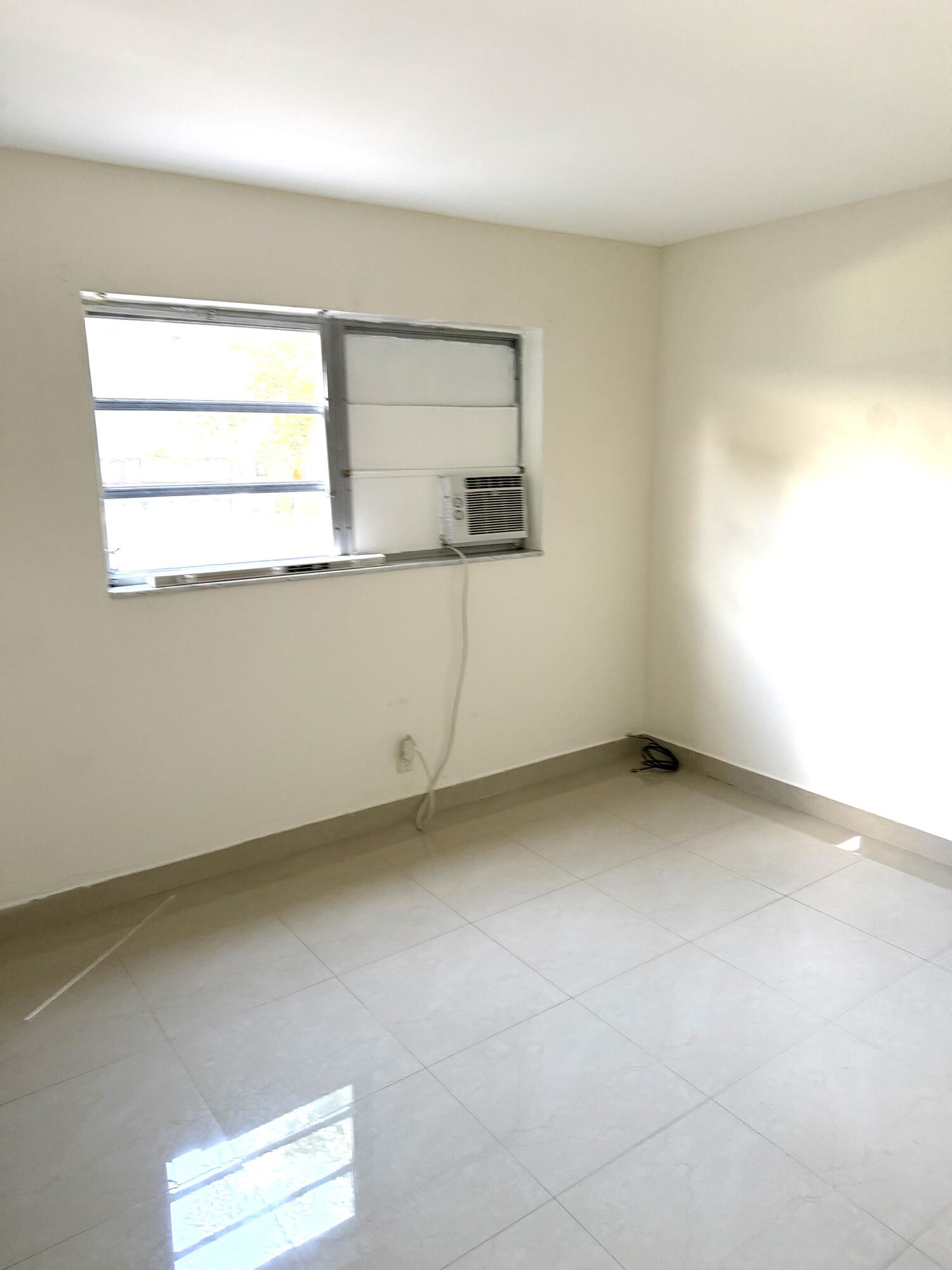 1111 N Federal Highway 1