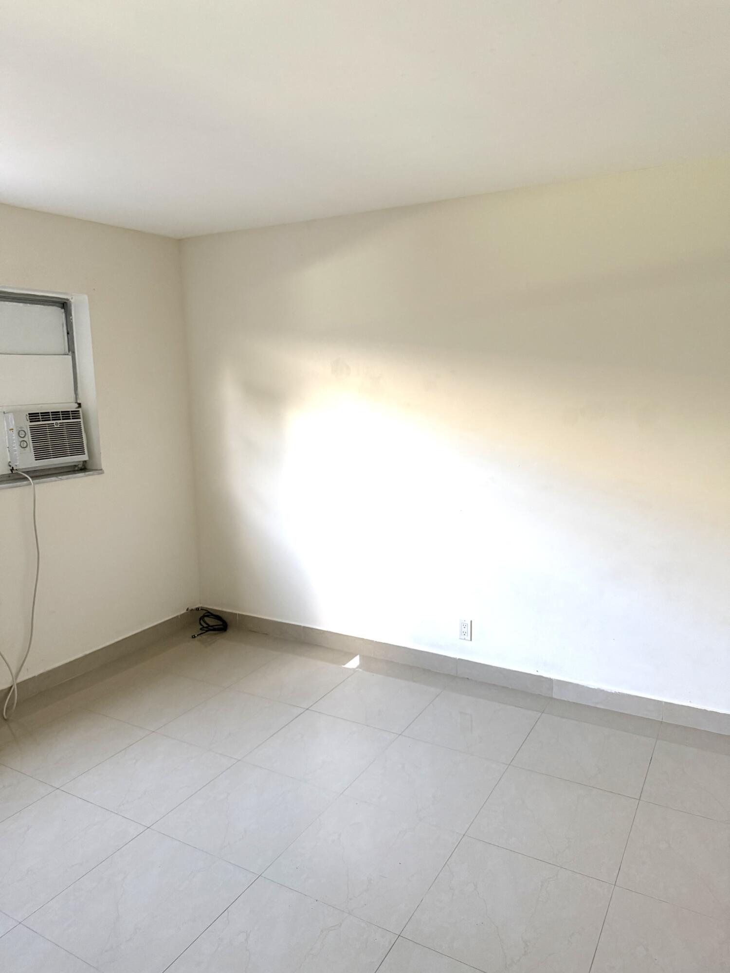 1111 N Federal Highway 1