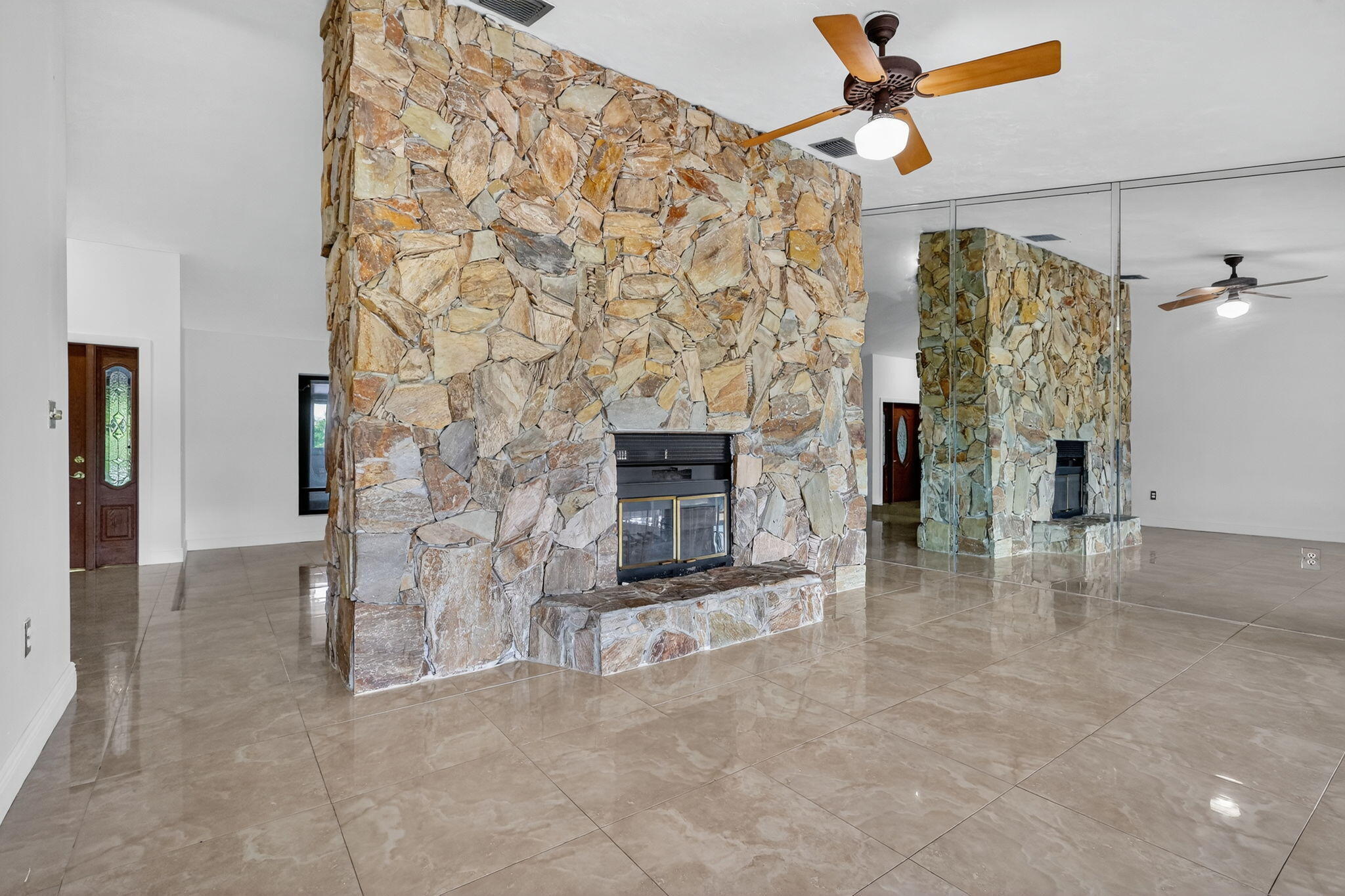 19811 W Oakmont Drive
