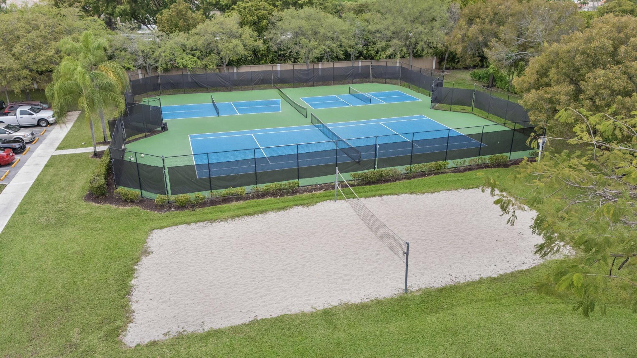 4759 SW 14th Court