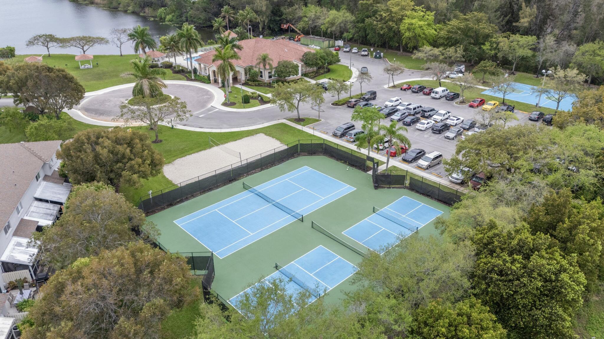4759 SW 14th Court