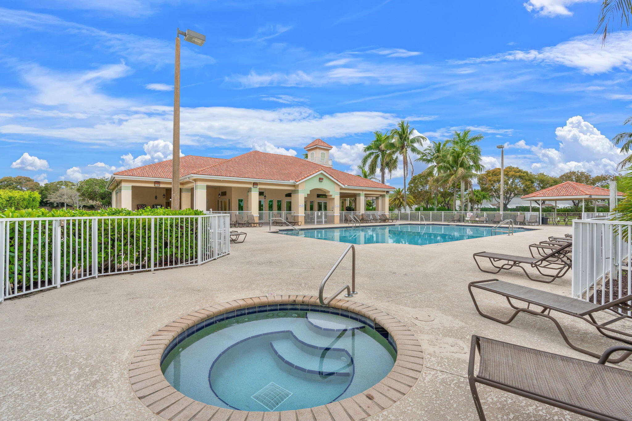 4759 SW 14th Court