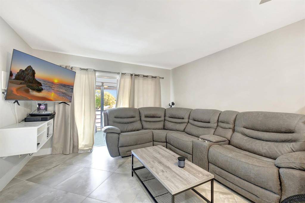 8605 W Sample Road 311